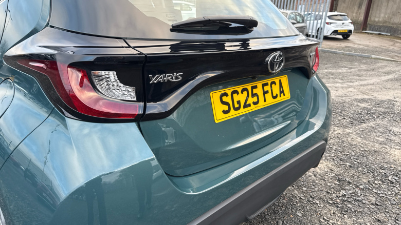 Toyota Yaris 1.5 Hybrid Icon 5dr CVT Hybrid Hatchback